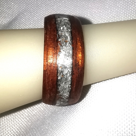 Mahogany Bentwood Ring with Silver Shaving Inlay, size 13 - Picture 2 of 4